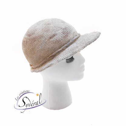 casquette pour femme en paille naturelle blanche avec motif peint à la main vue de côté