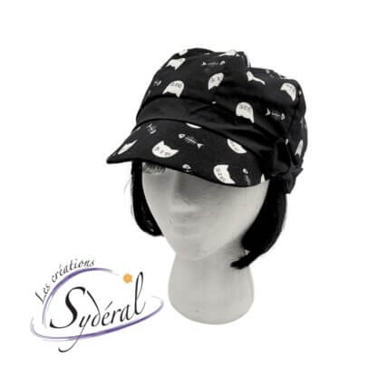 casquette été femme-coton noir avec chat blanc avec boucle décorative noire vu de face