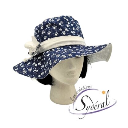 capeline coton bleu fleuri blanc et blanc vu de face