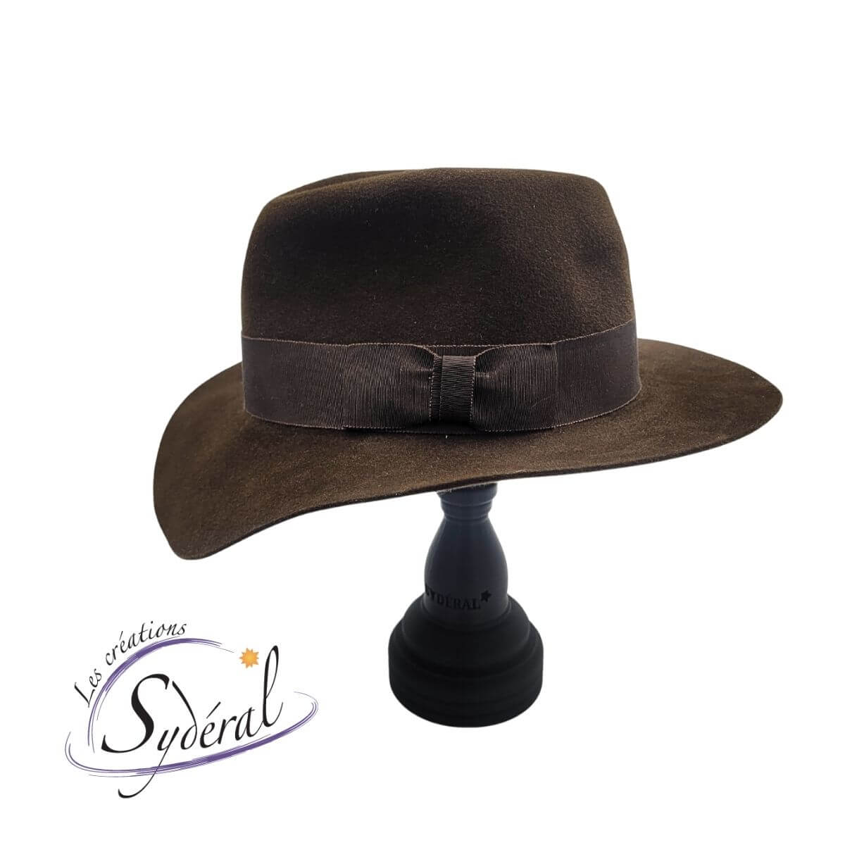 Chapeau Fédora style Indiana Jones en feutre fourrure "suède" vu de côté